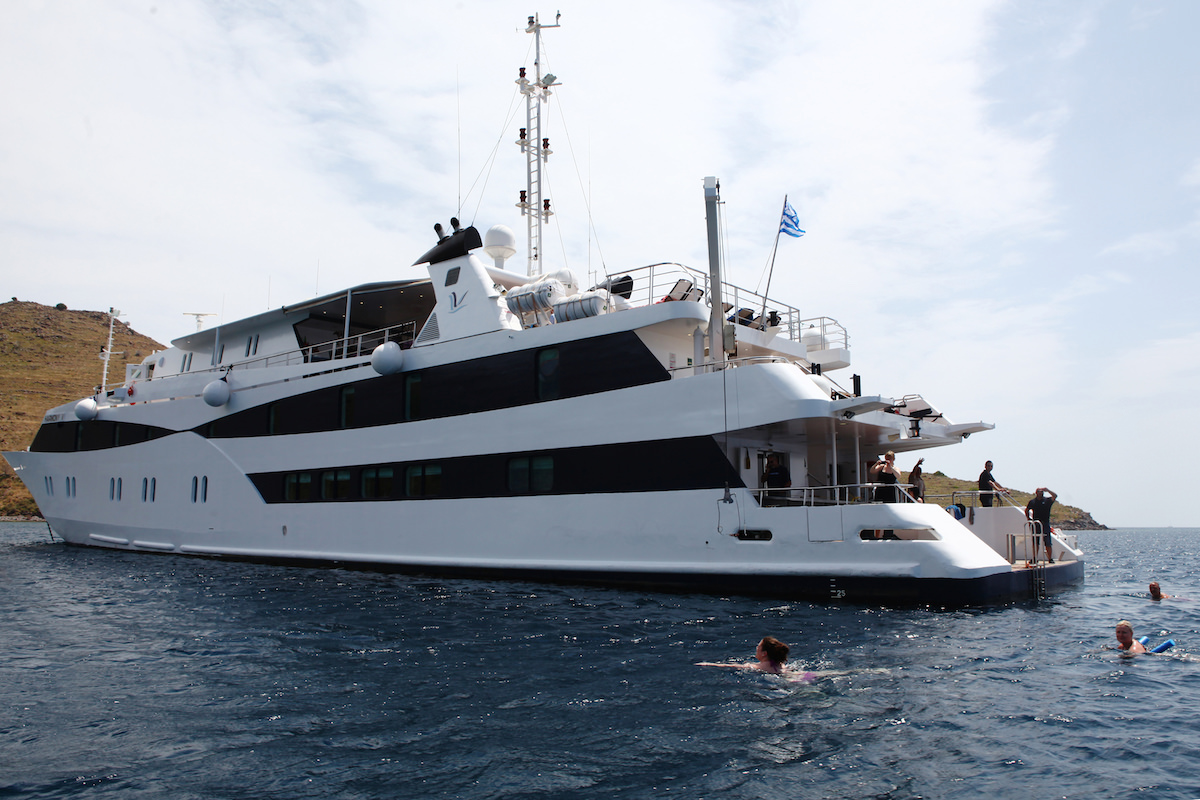 Rent Harmony V and ultimate private yacht al mare adventure for your family and friends around the Greek Islands.